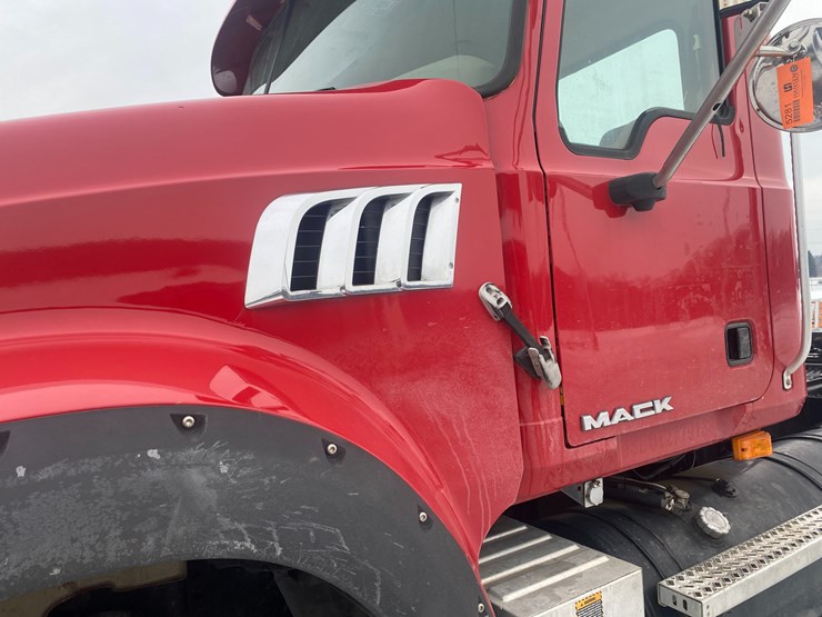 #302-•-2009-mack-gu713-semi-tractor-(has-wi-title)-(mosinee,-wi)-image-23