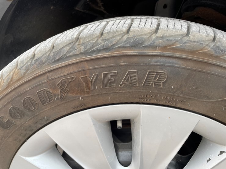 #111-•-2013-chrysler-200-(nm-title)-image-65