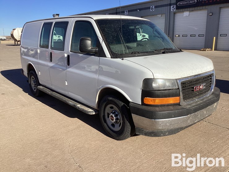 2017-gmc-2500-image-3