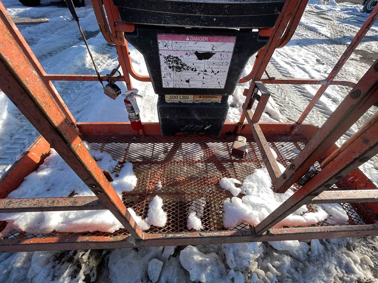 2002-jlg-600s-image-23