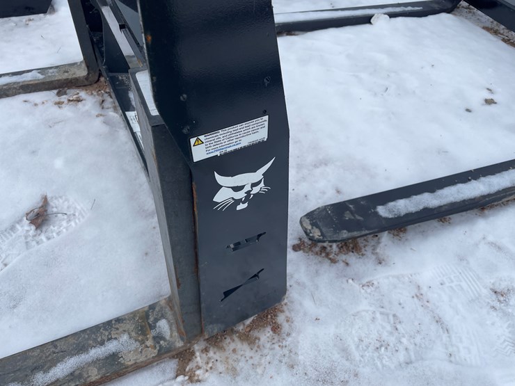 bobcat-pallet-fork-image-4
