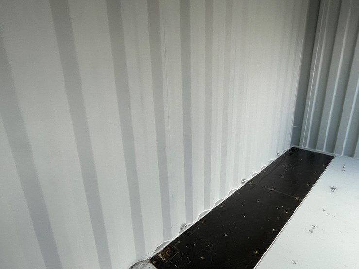 #200d-•-40'-container-image-55