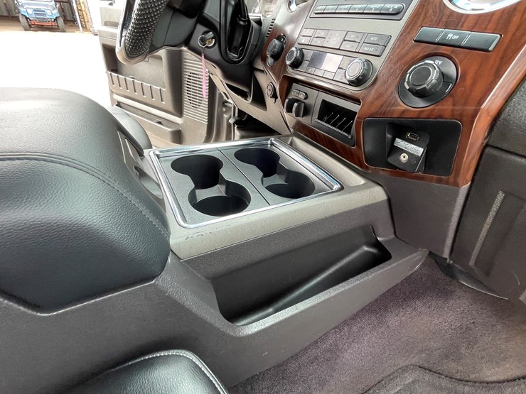 2011-ford-f250-lariat-image-121