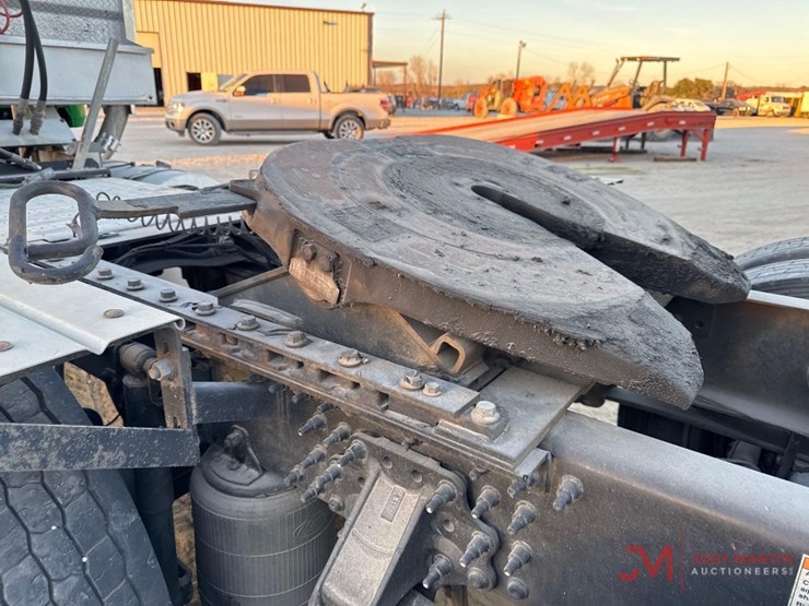 2020-mack-anthem-64t-image-10