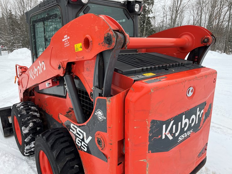 2022-kubota-ssv65-image-19