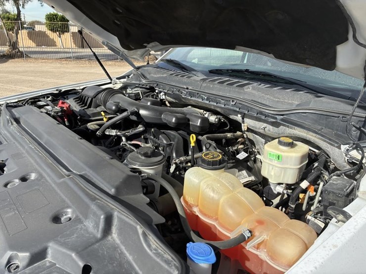 2017-ford-f550-xlt-image-10