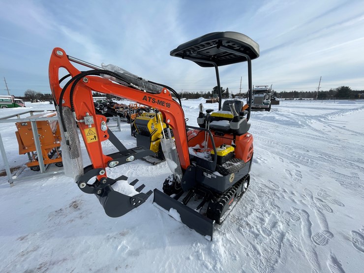 #140-•-landhero-me18-mini-excavator-(mosinee,-wi)-image-1