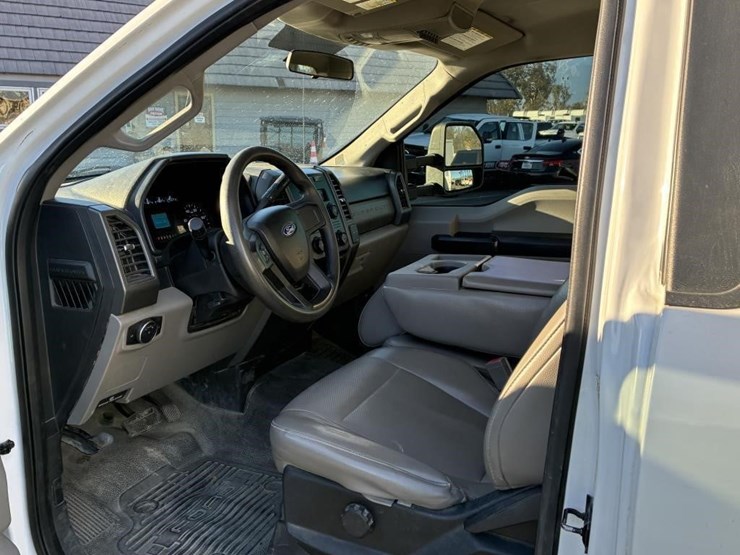 2018-ford-f550-image-11