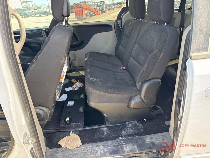 2017-dodge-grand-caravan-image-15