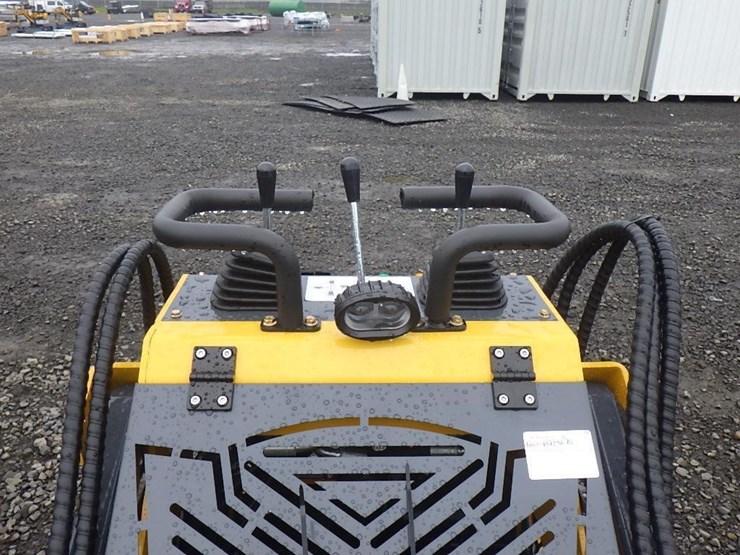 2025-sdlanch-sdll60-skid-steer-tracked-loader-image-11