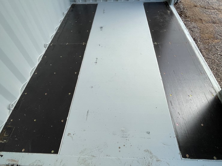 #200d-•-40'-container-image-58