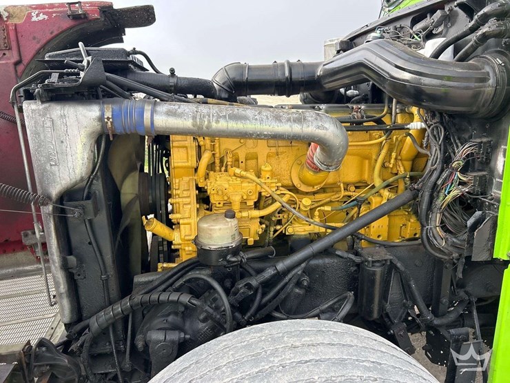 2004-peterbilt-357-image-8