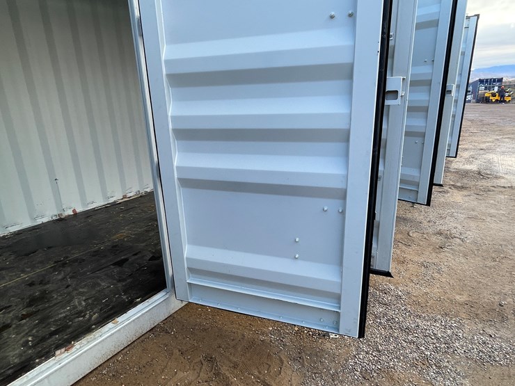 #200d-•-40'-container-image-39