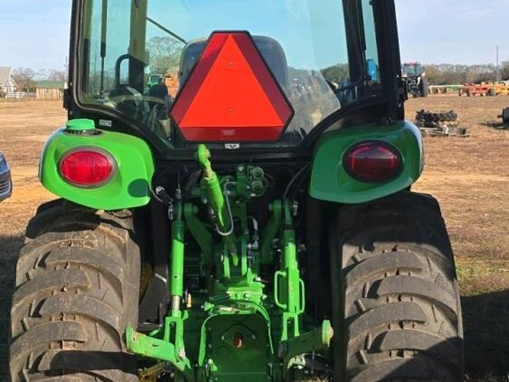 2022-john-deere-3039r-image-6