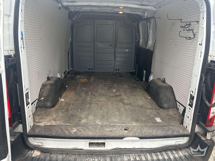 2015-ford-transit-image-17