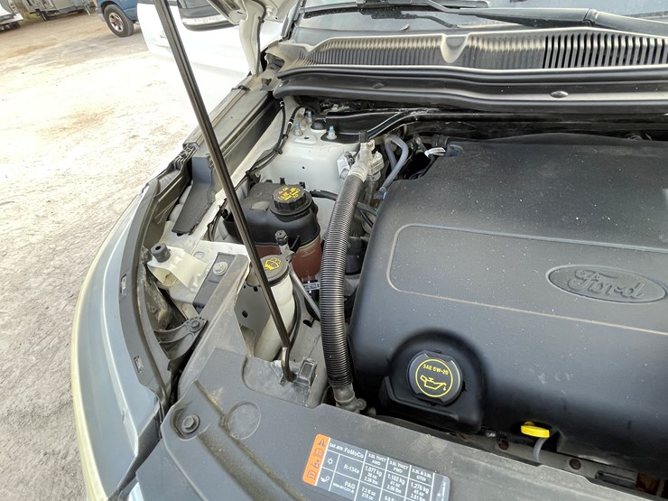 2017-ford-explorer-image-137