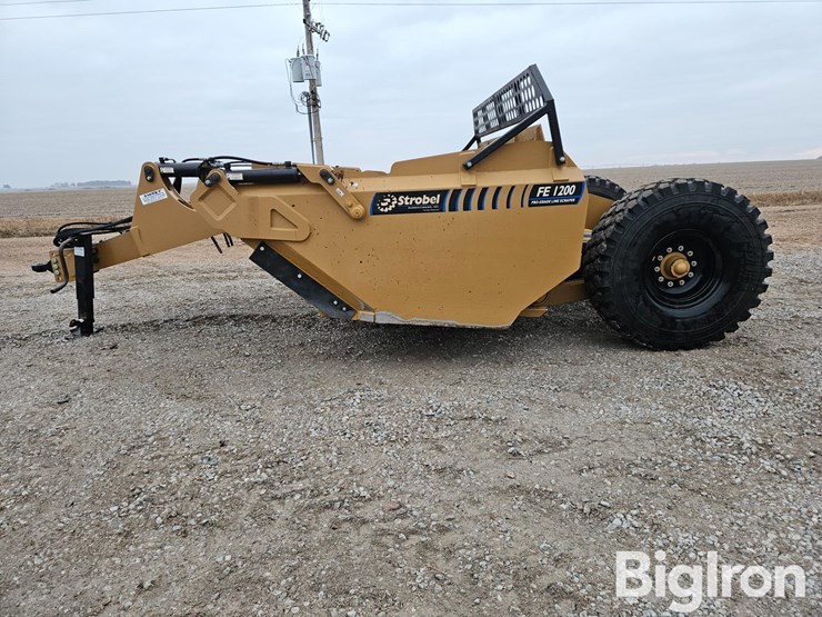 2013-strobel-fe1200-12-yard-pull-type-forced-ejection-scraper-image-8