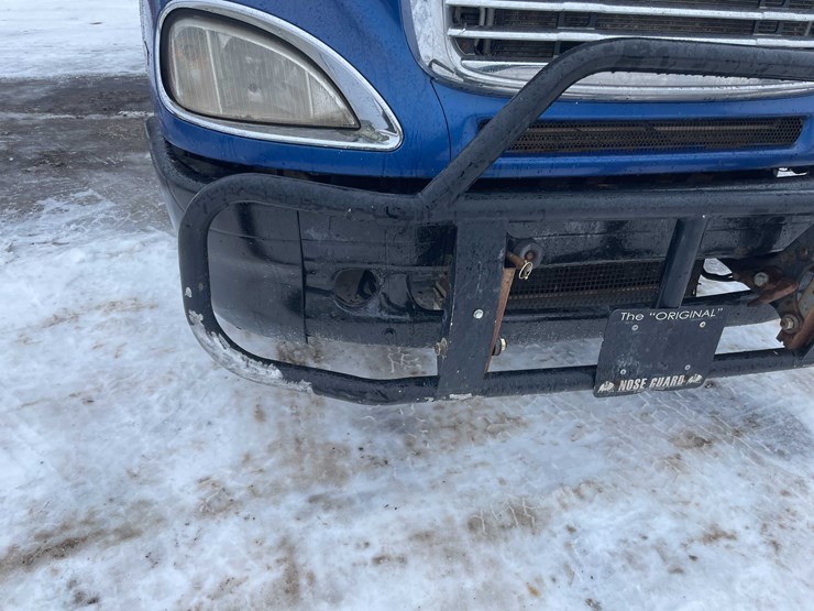 #308-•-2005-freightliner-columbia-semi-tractor-(has-wi-title)-(denmark,-wi)-image-16