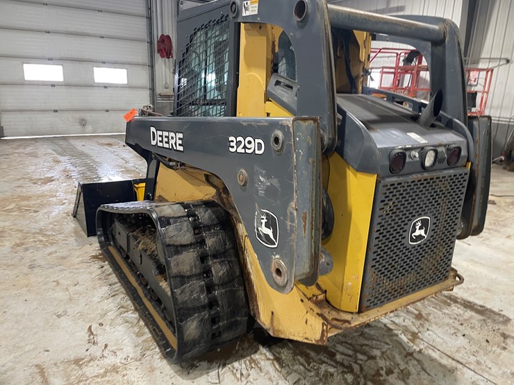 2011-john-deere-329d-image-10