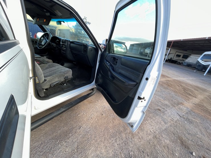 2002-chevrolet-s10-image-99