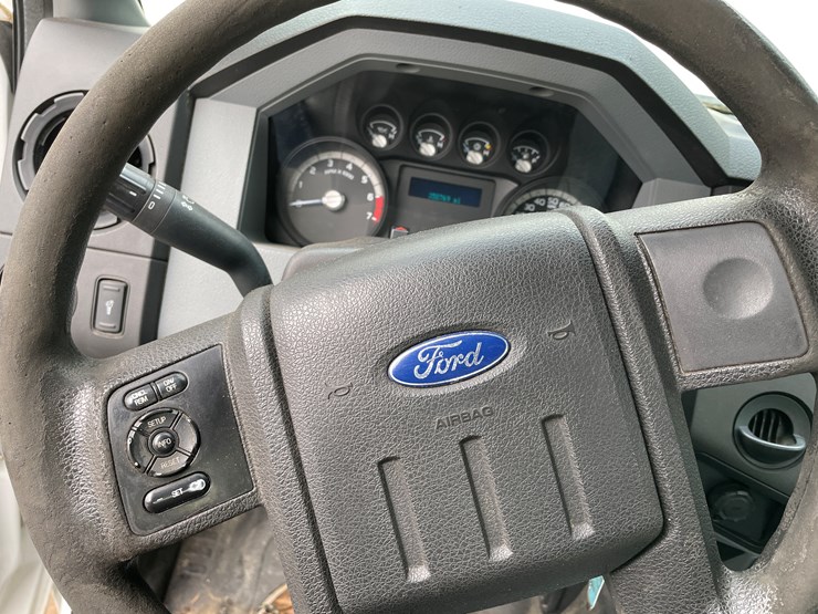 #330-•-2012-f350-super-duty-cab-and-chassis-pickup-(has-wi-title)(custer,-wi)-image-71