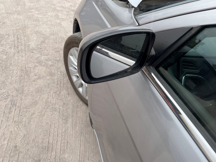 #111-•-2013-chrysler-200-(nm-title)-image-54