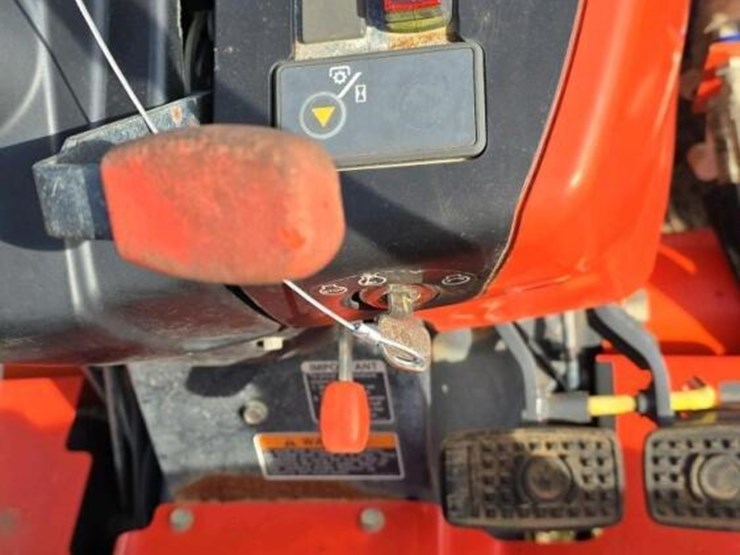 2015-kubota-la1154-image-23