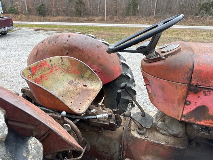 massey-ferguson-165-image-6