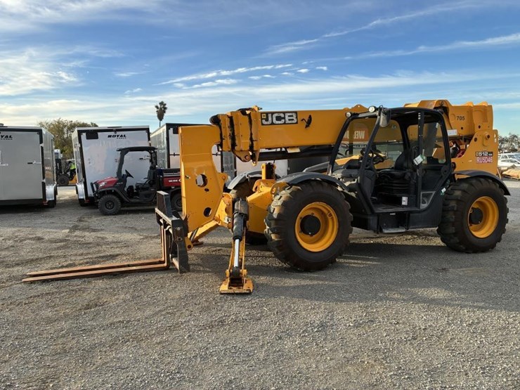 2014-jcb-telescopic-reach-lift-image-1