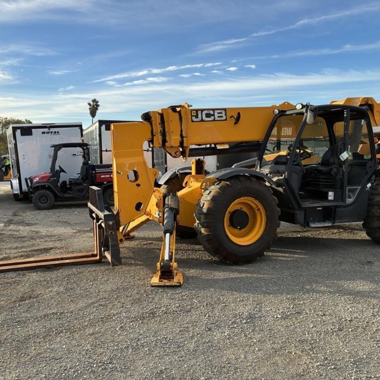 2014 JCB Telescopic Reach Lift