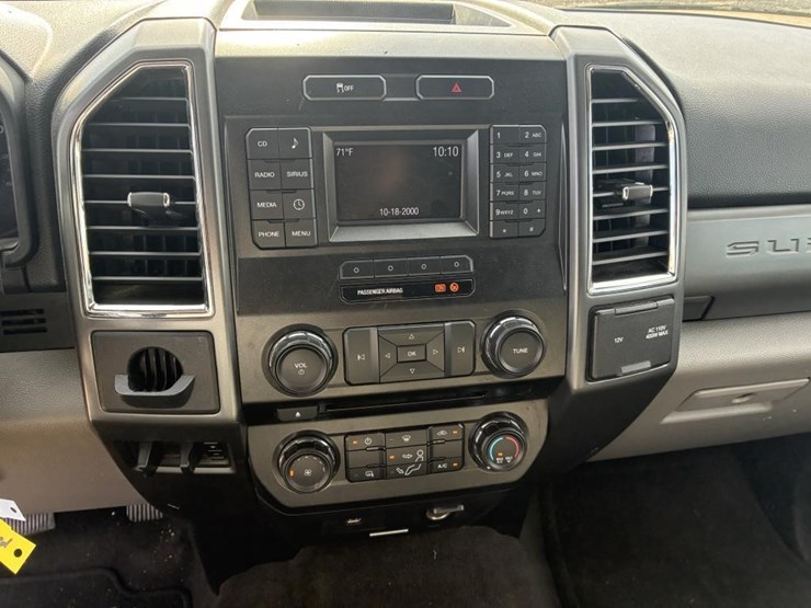 2017-ford-f550-xlt-image-17