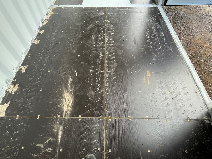 #200d-•-40'-container-image-61