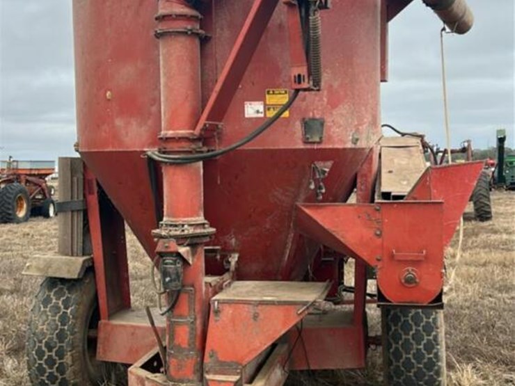 case-ih-1350-image-4