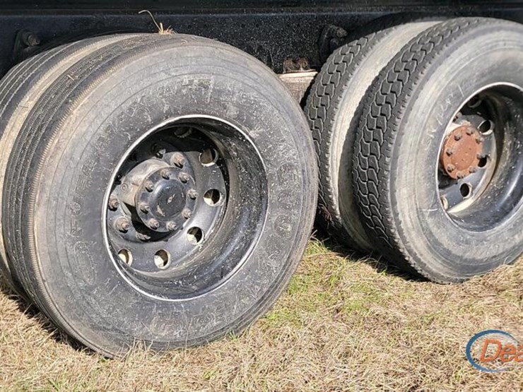 2009-kenworth-t800-image-10