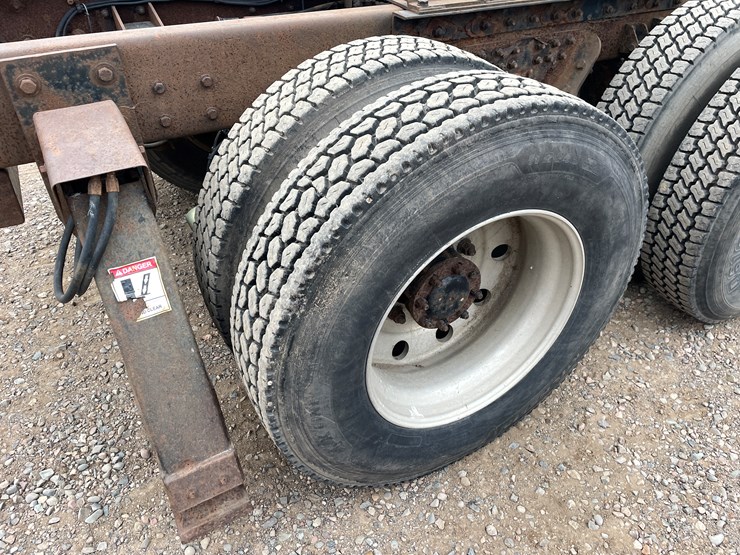 2003-kenworth-t800-image-12