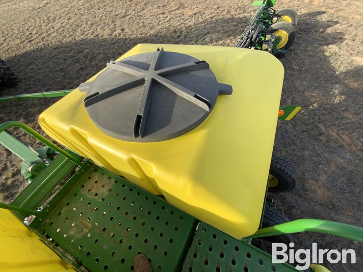 2010-john-deere-1770nt-ccs-image-16