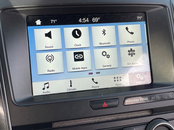 2017-ford-explorer-image-80