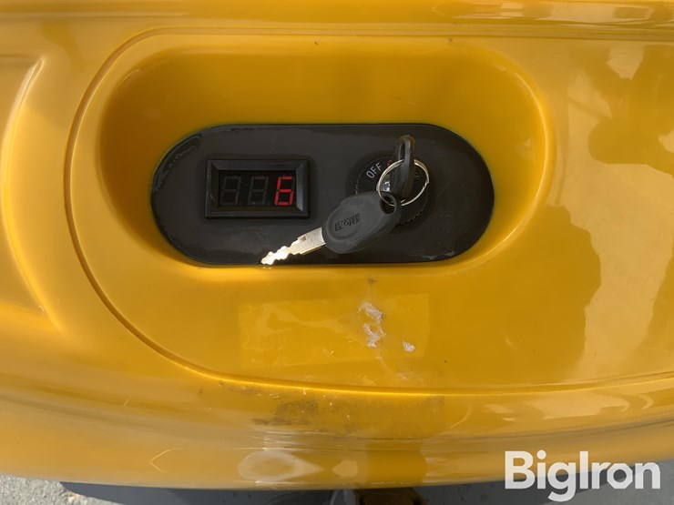 2200lb-electric-pallet-mover-image-17