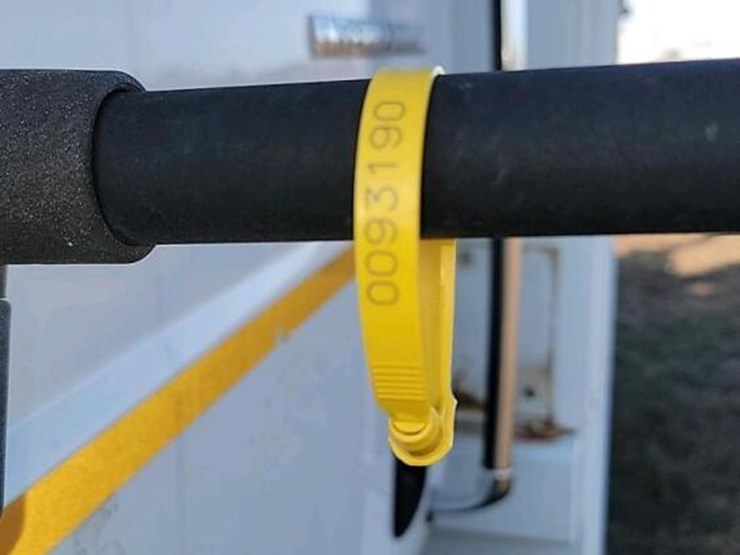 2005-international-durastar-4300-image-26