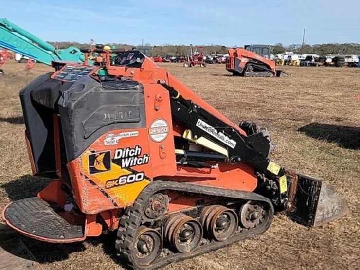 2018-ditch-witch-sk600-image-2