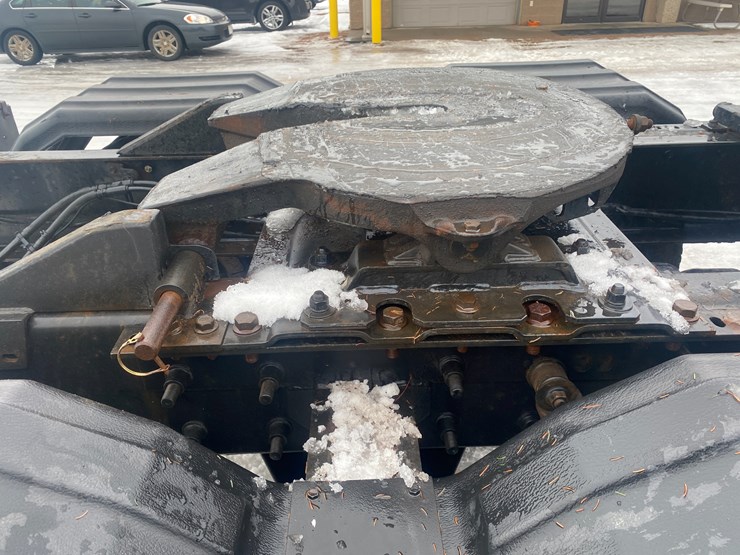 #302-•-2009-mack-gu713-semi-tractor-(has-wi-title)-(mosinee,-wi)-image-56