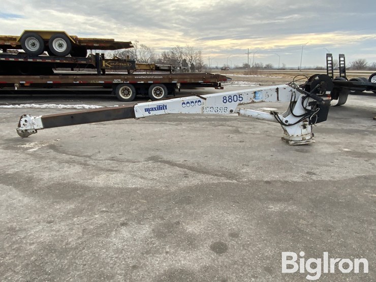 2001-maxilift-cobra-8805-telescoping-boom-w/remote-image-8