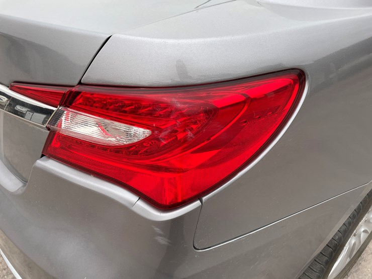 #111-•-2013-chrysler-200-(nm-title)-image-61