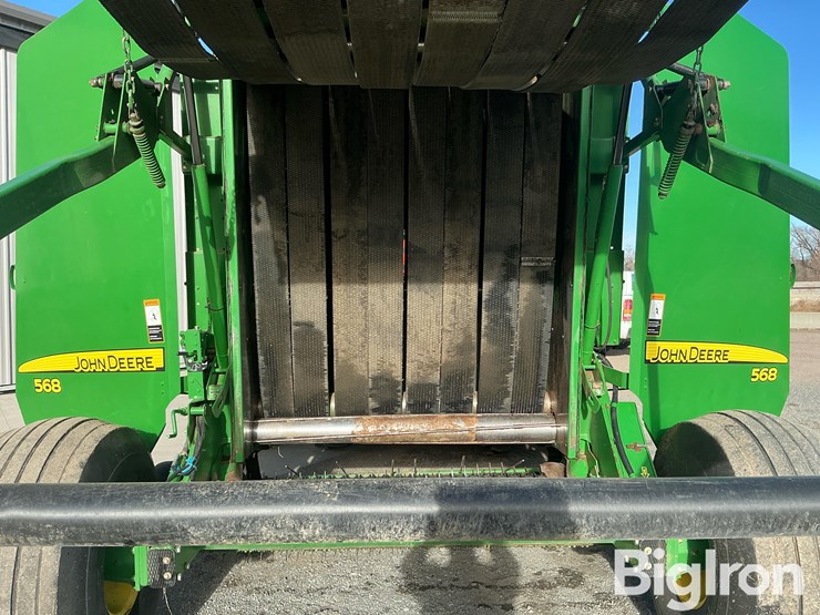2010-john-deere-568-image-14