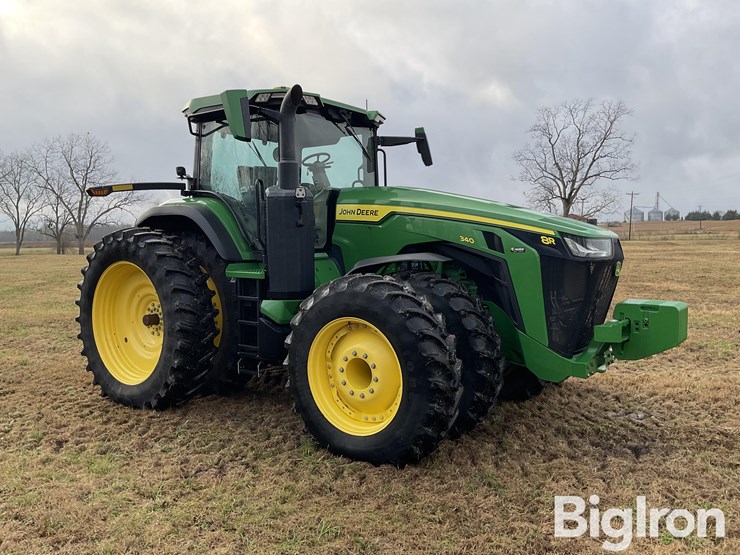 2021-john-deere-8r-340-image-3