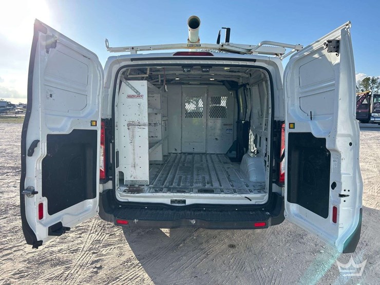 2017-ford-transit-image-24