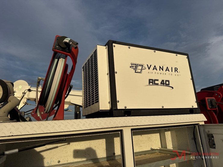 2016-ford-f550-xl-image-11