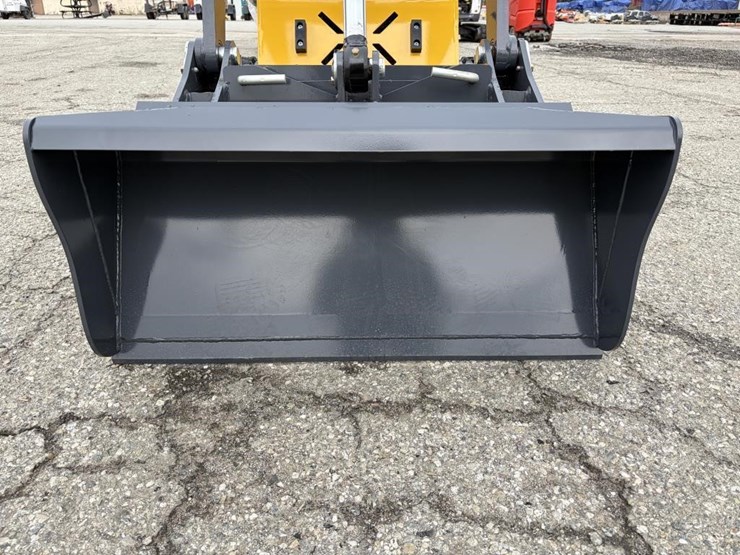 2025-sdlanch-sdll60-skid-steertrack-loader-image-5