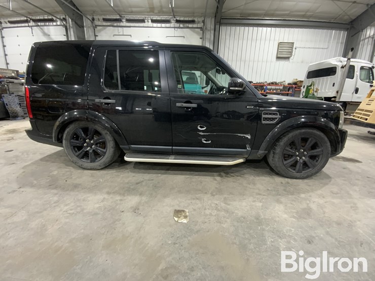 2016-land-rover-lr4-image-4