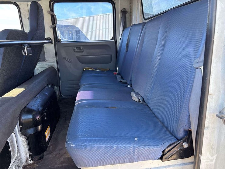 2007-mitsubishi-fuso-fe84d-image-16